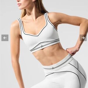 ALO Airbrush Heart Throb Bra & Leggings set! XXS in both